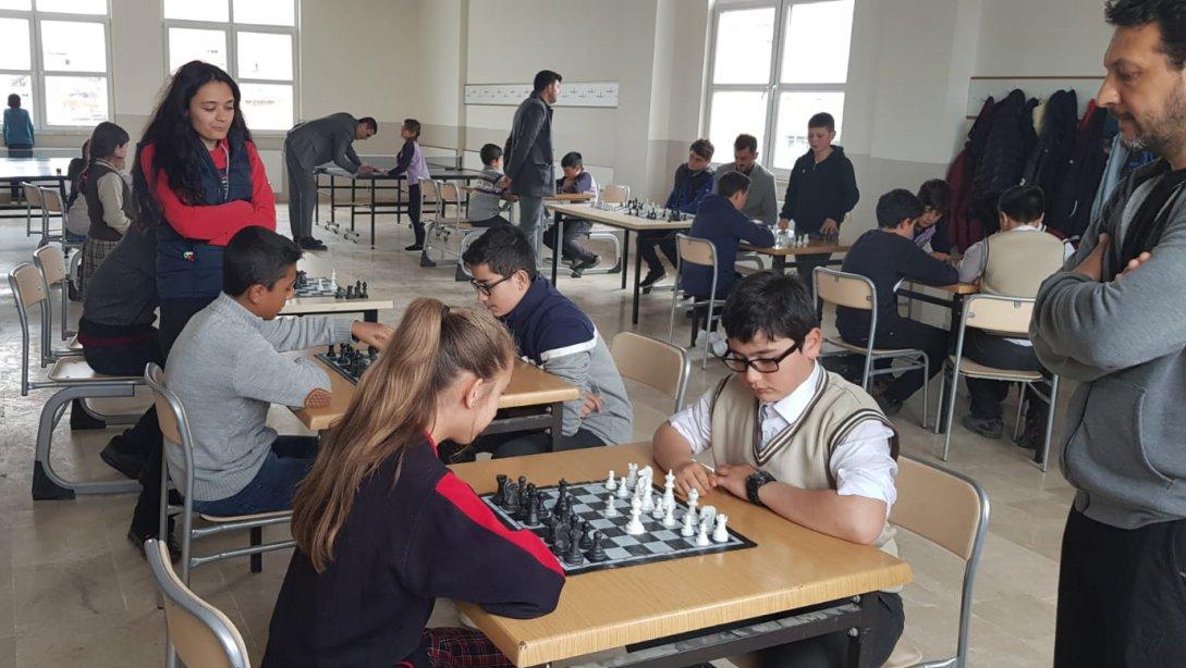 Altınyayla Kaymakamlığı Spor Sivas Projesi İlkokul ve Ortaokul Satranç Turnuvaları Yapıldı.