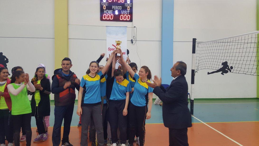 Altınyayla Kaymakamlığı Spor Sivas Projesi Ortaokul Kızlar Voleybol Müsabakaları Yapıldı.