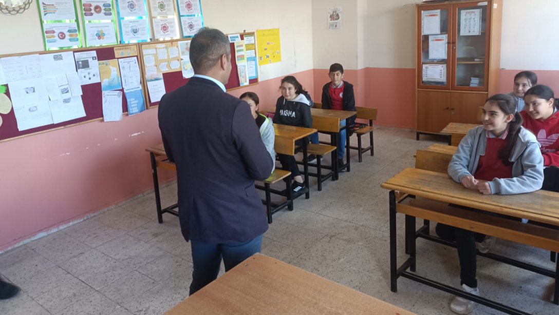 Güzeloğlan Şehit Ahmet Uma Ortaokuluna ziyaret