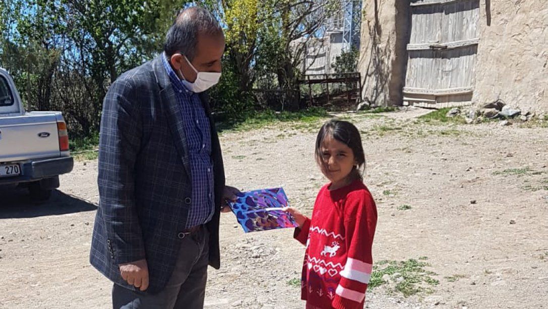 ''Sen Yeter ki Oku Sivas'' Projesi Mayıs Ayı Kitap Dağıtımı Yapıldı